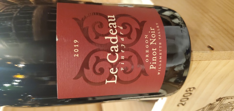 Le Cadeau Red Label Pinot Noir